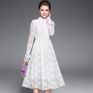 Đầm trắng thiết kế đẹp phối ren kiêu sa