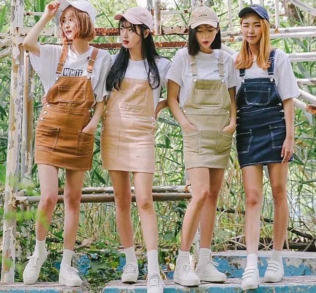 Mix yếm váy cùng áo phông dễ thương
