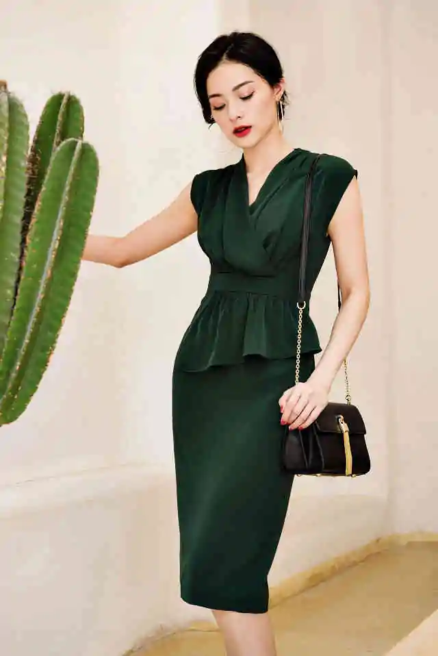 Đầm dành cho u40 kiểu peplum dáng ôm quyến rũ, sang trọng
