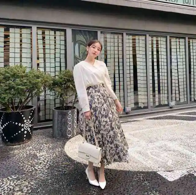 Muốn mua váy hoa đẹp hãy đến Ngọc Bích Fashion.